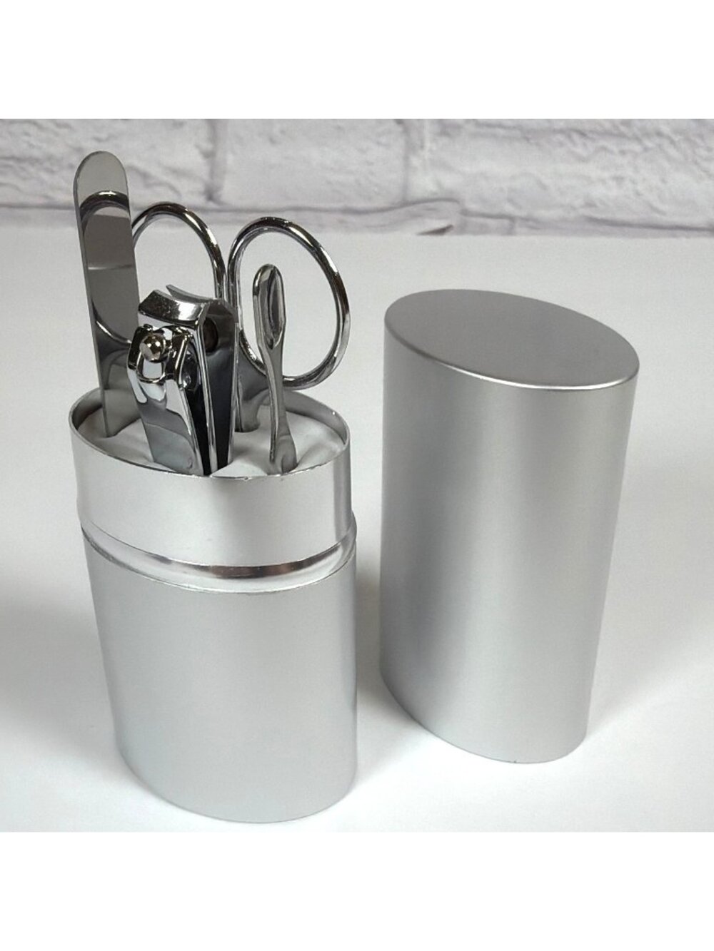New Luxury Hotel Professional 4 in 1 Travel Manicure Set Silver Aluminum Case - Picture 3 of 14